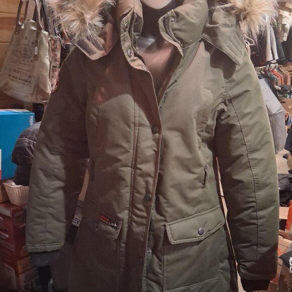 Canada Weather Gear Jackets & Blazers - CANADA WEATHER GEAR GREEN PARKA..HEAVY DUTY